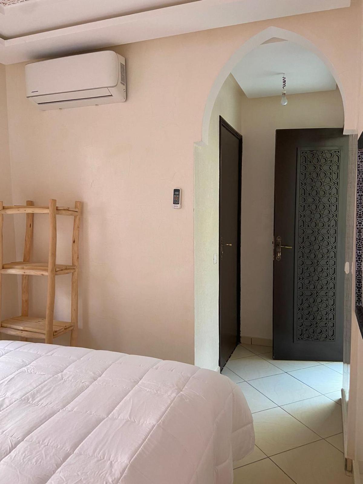 Private Riad 3Ch Salon, Terrasse Avec Jacuzzi , A Jemaa El Fna มาร์ราเกช ภายนอก รูปภาพ