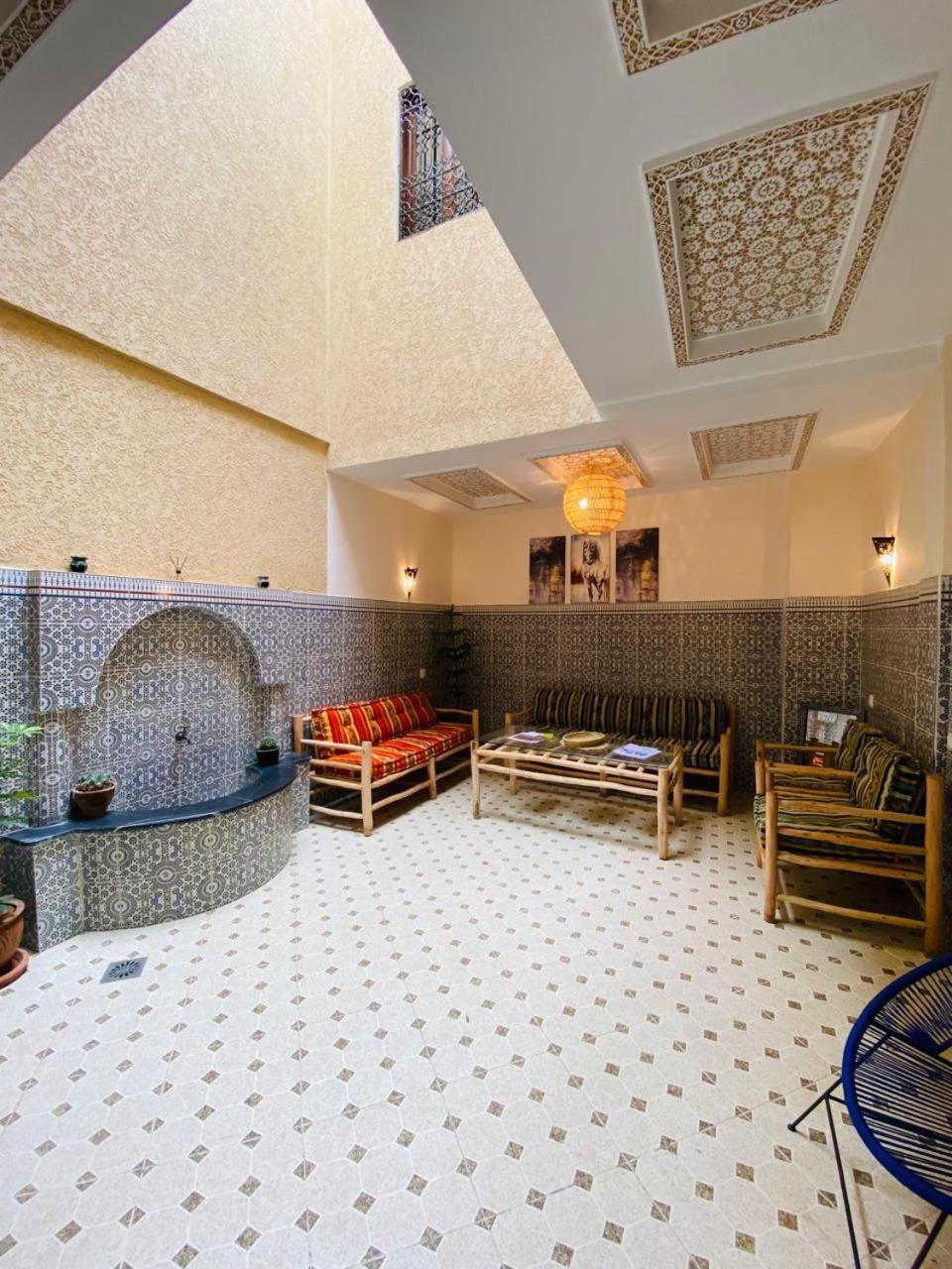 Private Riad 3Ch Salon, Terrasse Avec Jacuzzi , A Jemaa El Fna มาร์ราเกช ภายนอก รูปภาพ