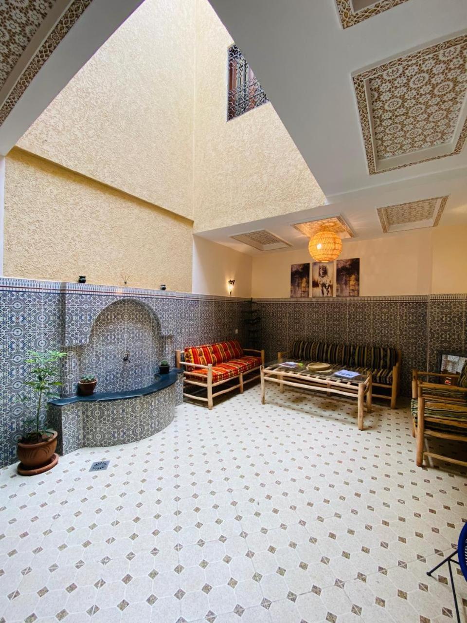 Private Riad 3Ch Salon, Terrasse Avec Jacuzzi , A Jemaa El Fna มาร์ราเกช ภายนอก รูปภาพ