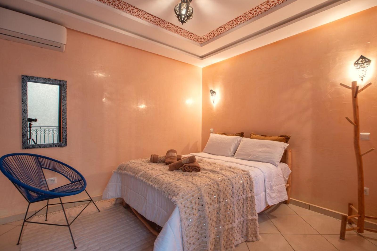Private Riad 3Ch Salon, Terrasse Avec Jacuzzi , A Jemaa El Fna มาร์ราเกช ภายนอก รูปภาพ